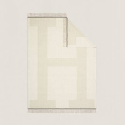 ホームテキスタイル：プレード、クッション、カシミヤ | Hermès